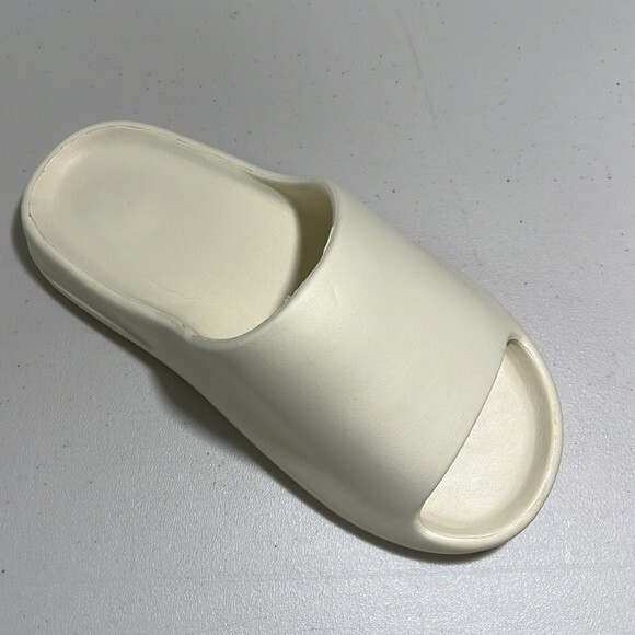 Cloud Cushion Shoes Off White Size 7 NWT - Picture 3 of 9